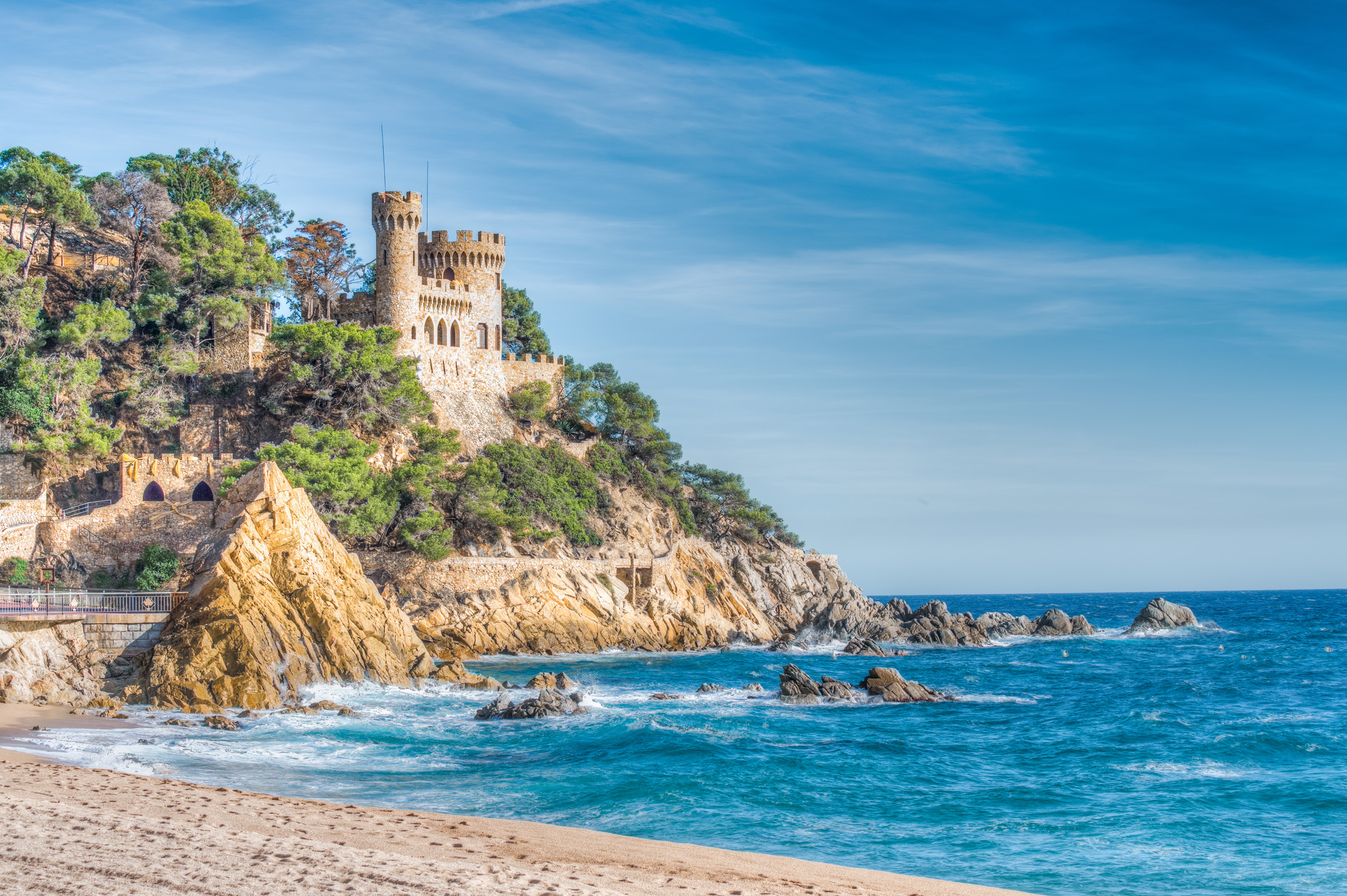 Costa Brava in Spain: 8 days with great 4* hotel, halfboard, flights